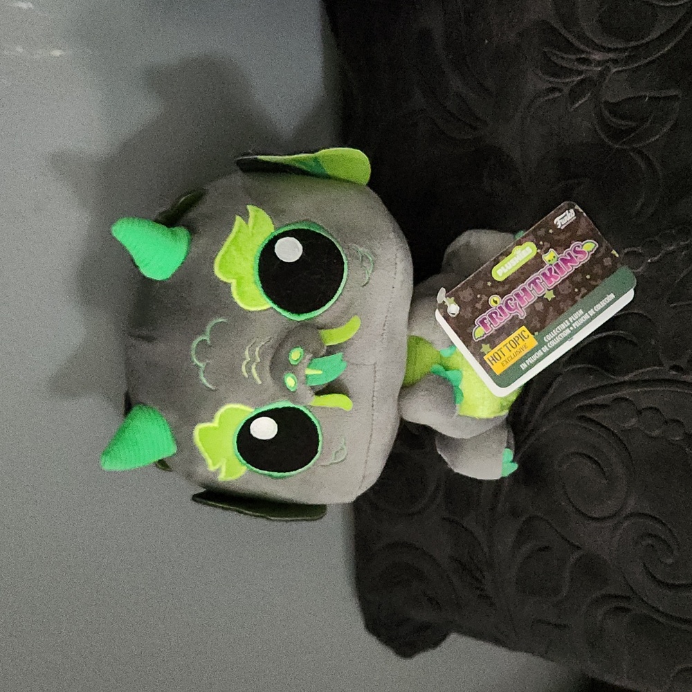 Frightkins dragon plush hot topic exclusively